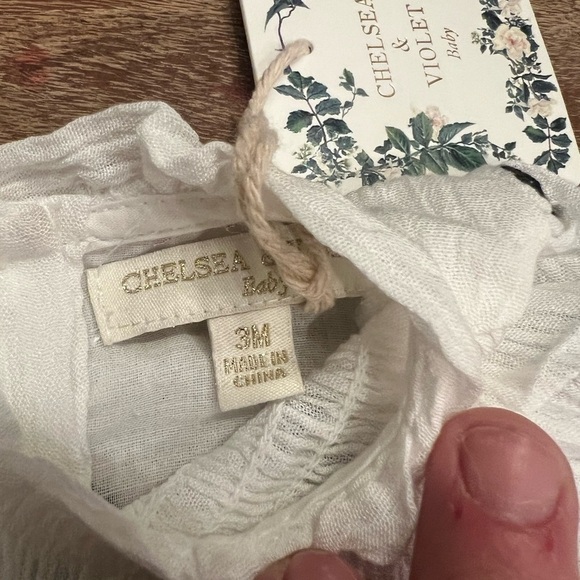 NWT Chelsea and Violet Long Sleeve Dot Woven Round Neck Top size 3 months - Picture 2 of 8